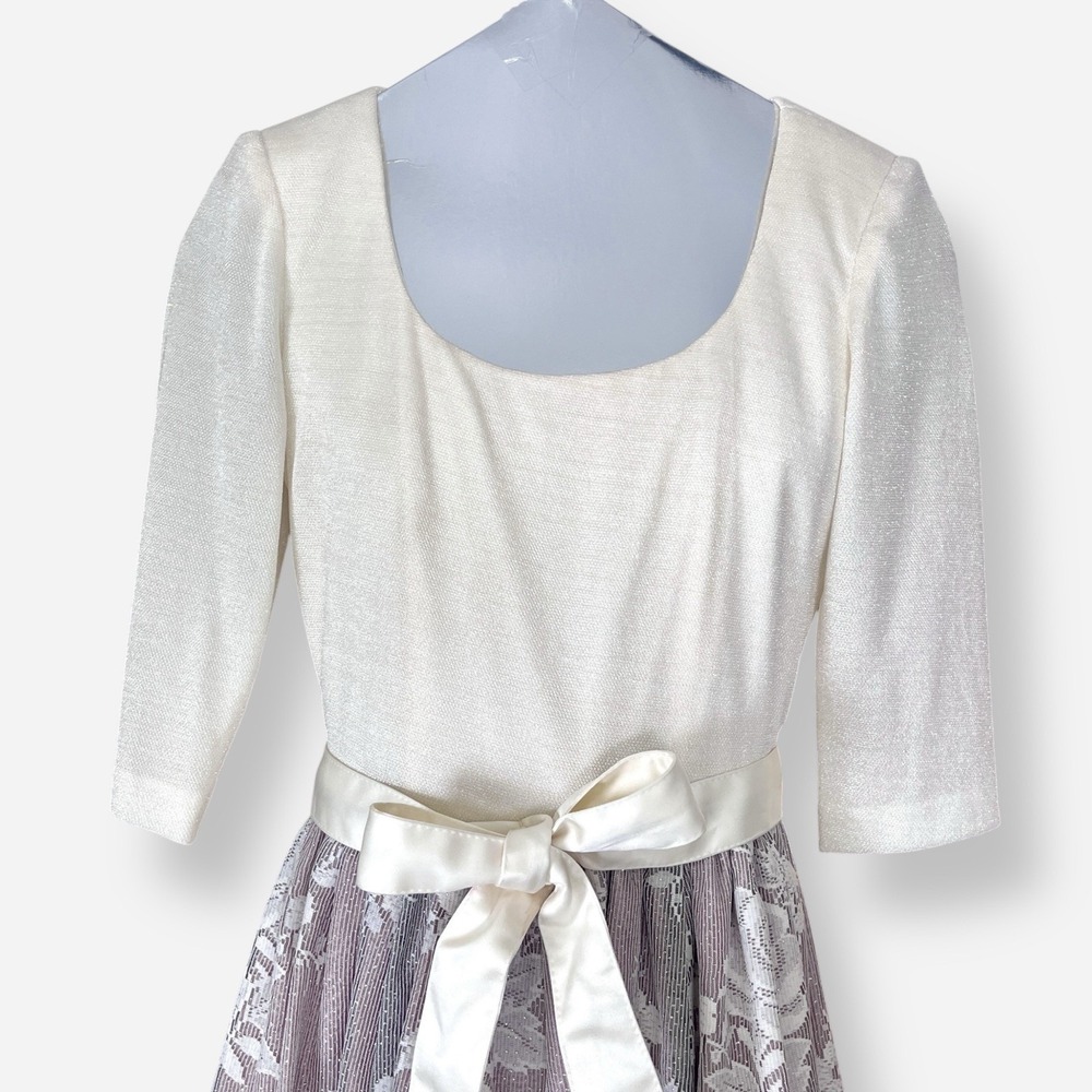 Vintage En Francais‎ by Huey Waltzer Midi Dress Lace Cream Half Sleeve Purple - Picture 2 of 12